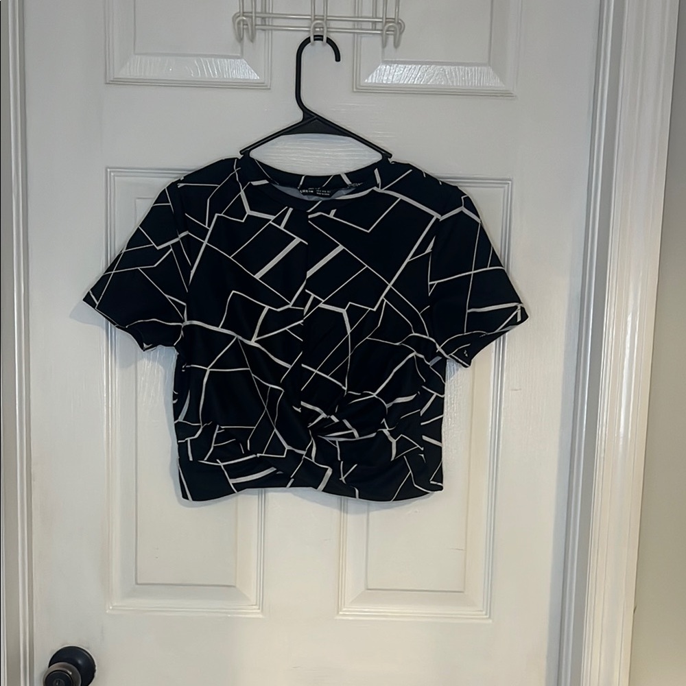 SHEIN Black and White Abstract Pattern Top